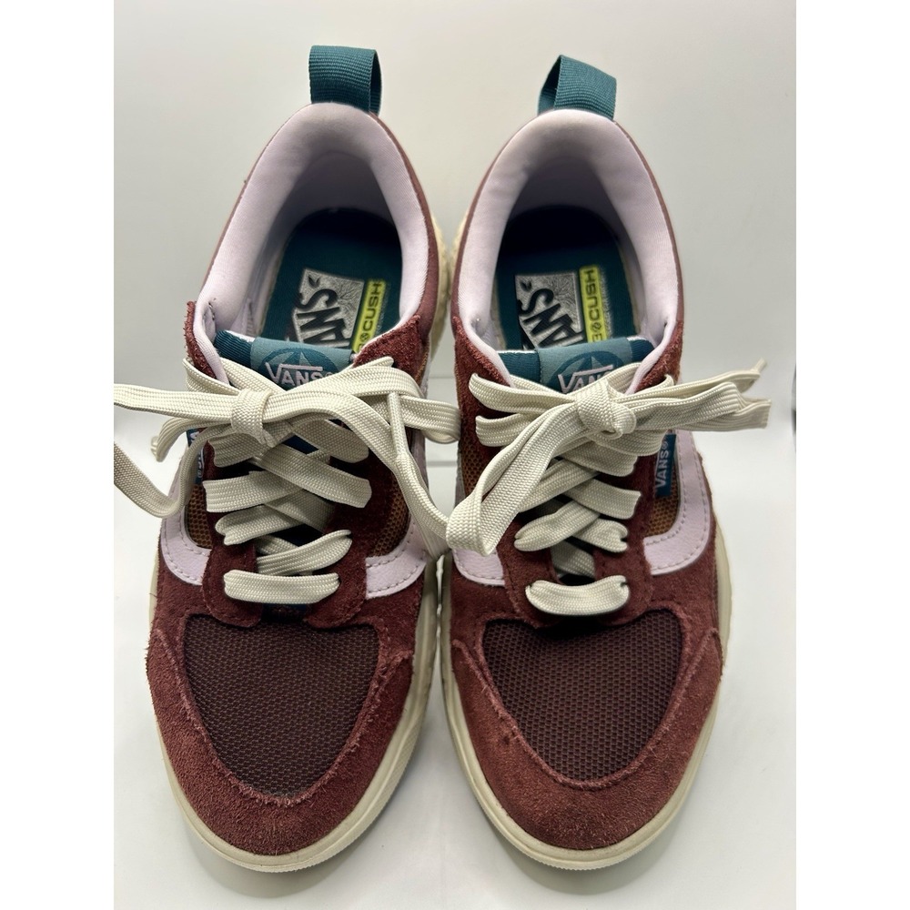 VANS UltraRange VR3Cush Sneakers. 5.0 men, 6.5 woman. Maroon, low Top Athletic